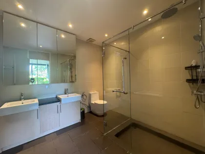 Residencia Lotus Gardens con acceso al jardín en venta