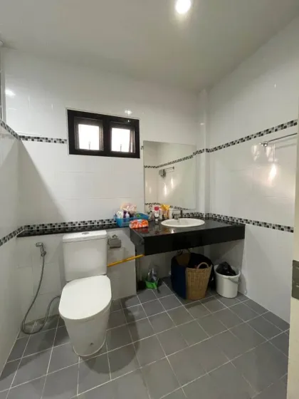 3-Schlafzimmer-3-Badezimmer-Eckvilla mit zusätzlichem Haus in Bang Tao