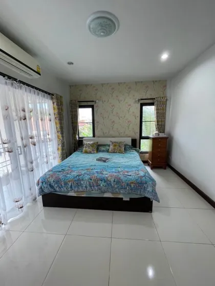 3-Schlafzimmer-3-Badezimmer-Eckvilla mit zusätzlichem Haus in Bang Tao
