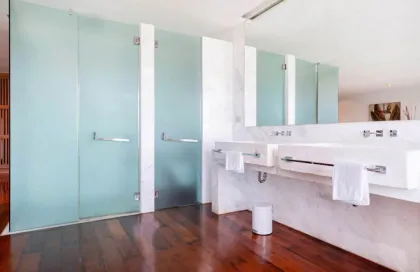 Роскошная вилла с 5 спальнями у пляжа и бассейном в Раваи