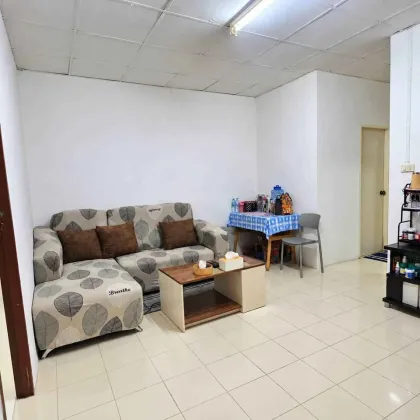 2-Bedroom, 1-Bathroom Home with Parking in Ban Phon Fang Ban