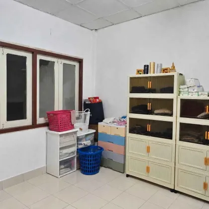 2-Bedroom, 1-Bathroom Home with Parking in Ban Phon Fang Ban