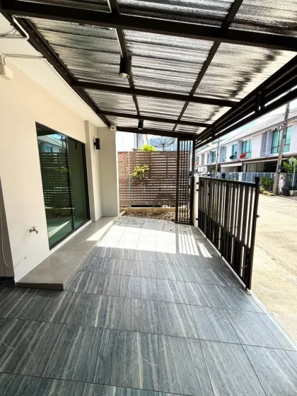 3-Zimmer-Eckhaus in Pruksa Ville, Kathu-Samkong