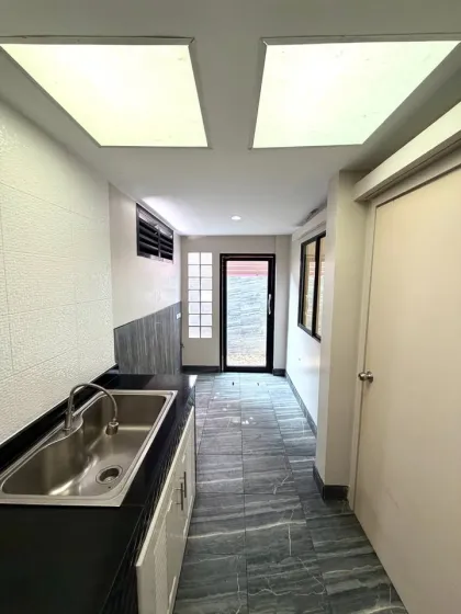 3-Zimmer-Eckhaus in Pruksa Ville, Kathu-Samkong
