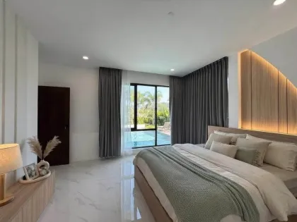 Poolvilla in der Nähe des Flughafens Phuket mit 3 Schlafzimmern, 4 Bädern