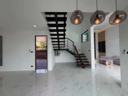 Poolvilla in der Nähe des Flughafens Phuket mit 3 Schlafzimmern, 4 Bädern