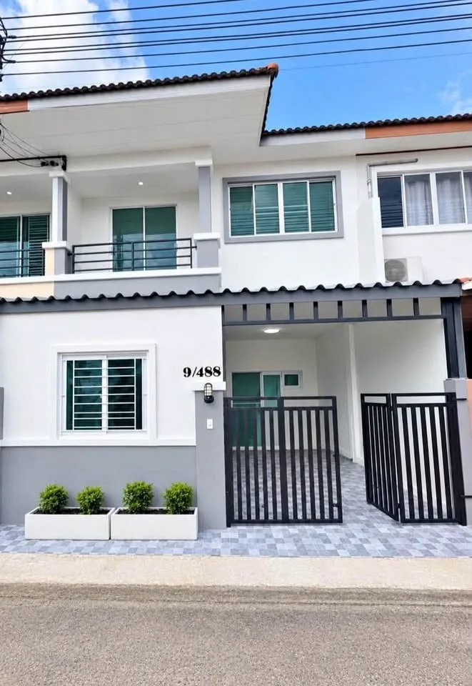 ทาวน์เฮาส์ 3 ห้องนอน รีโนเวทแล้วที่ Panasont Garden Home, ราไวย์