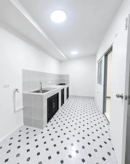 Casa adosada renovada de 3 dormitorios en Panasont Garden Home, Rawai