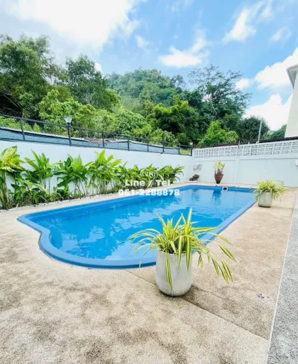 Villa 3 chambres 4 salles de bain avec piscine privée à Phuket Town