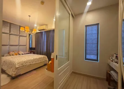 Maison mitoyenne 3 chambres 2 salles de bain à vendre à Thalang