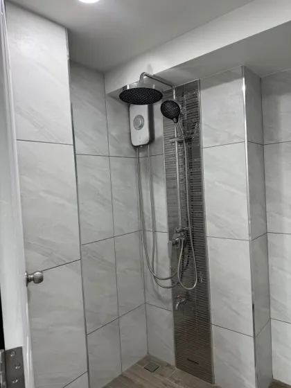 คอนโดมิเนียมหรู 2 ห้องนอน รีโนเวทใหม่ทั้งหมดในกะทู้ ภูเก็ต