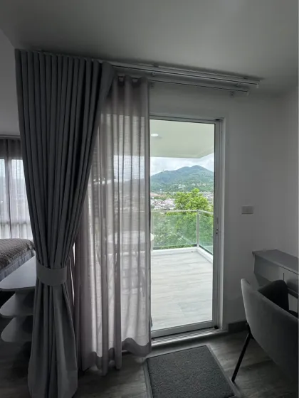 คอนโดมิเนียมหรู 2 ห้องนอน รีโนเวทใหม่ทั้งหมดในกะทู้ ภูเก็ต