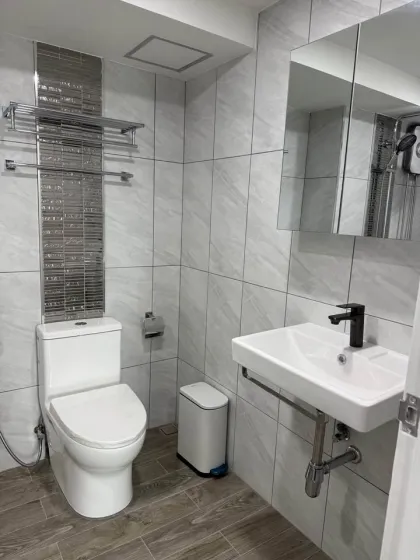 คอนโดมิเนียมหรู 2 ห้องนอน รีโนเวทใหม่ทั้งหมดในกะทู้ ภูเก็ต