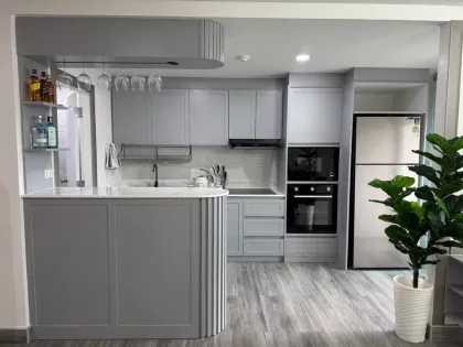 คอนโดมิเนียมหรู 2 ห้องนอน รีโนเวทใหม่ทั้งหมดในกะทู้ ภูเก็ต