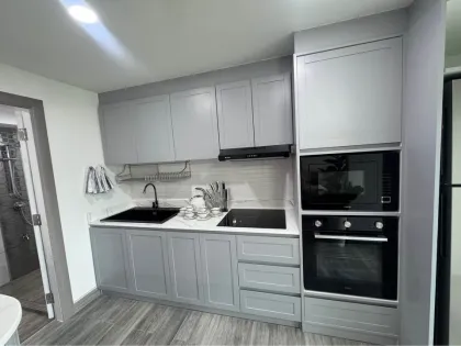 คอนโดมิเนียมหรู 2 ห้องนอน รีโนเวทใหม่ทั้งหมดในกะทู้ ภูเก็ต