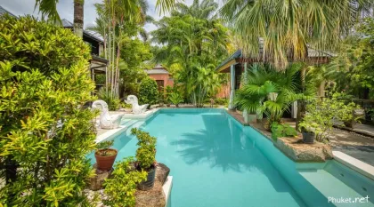Geräumige 5-Zimmer-Poolvilla in Rawai, Phuket