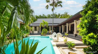 Geräumige 5-Zimmer-Poolvilla in Rawai, Phuket