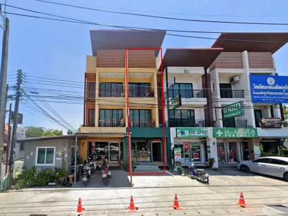 อาคารพาณิชย์ 3 ชั้น 4 ห้องนอน 4 ห้องน้ำ ที่ราไวย์