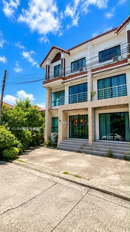 3-Zimmer-Doppelhaus in Panason Thep Anusorn Dorf, Wichit, Phuket