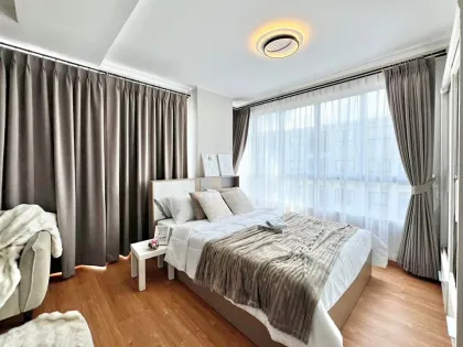 Se vende 1 hab en D Condo Creek con vista al campo de fútbol