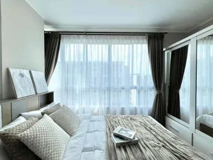 Se vende 1 hab en D Condo Creek con vista al campo de fútbol