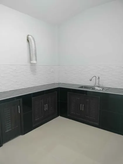 Villa Esquinera Independiente de 3 Dormitorios en Sin Suk Thani