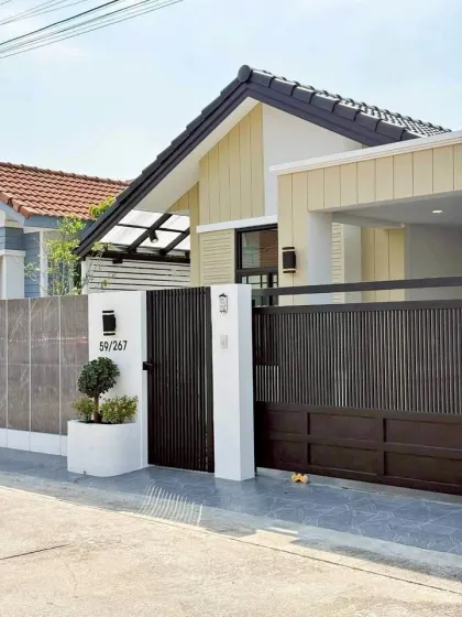 Belle Maison Jumelée à Vendre à Kamala - 3 Chambres, 2 Salles de Bain