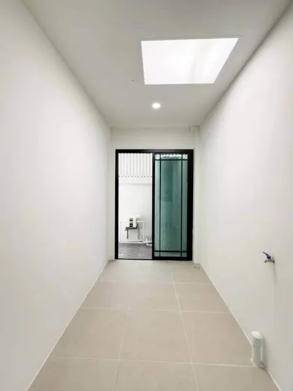 Belle Maison Jumelée à Vendre à Kamala - 3 Chambres, 2 Salles de Bain