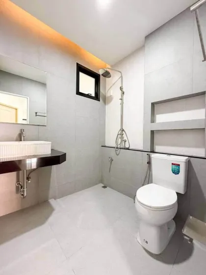 Belle Maison Jumelée à Vendre à Kamala - 3 Chambres, 2 Salles de Bain