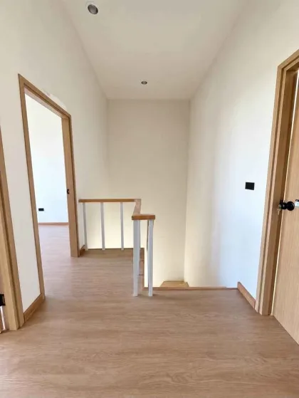 Casa adosada de 3 habitaciones en Melina Chalong en venta