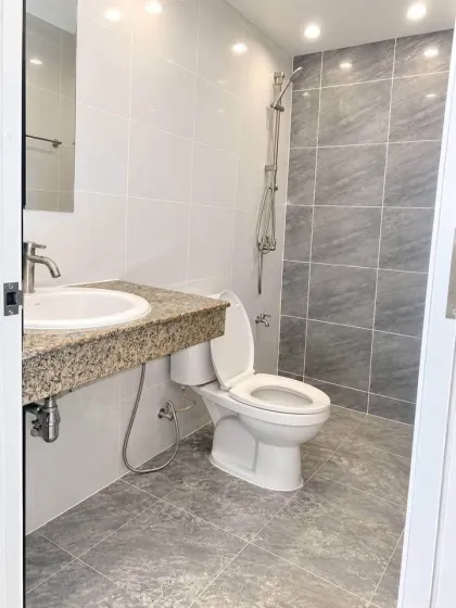 Villa renovada de 2 dormitorios y 2 baños en venta en Samkong