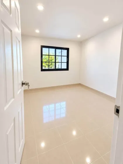 Villa renovada de 2 dormitorios y 2 baños en venta en Samkong
