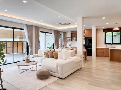 Villa con piscina de 3 dormitorios y gran terreno en Anusawari – Pa Klok, Thalang