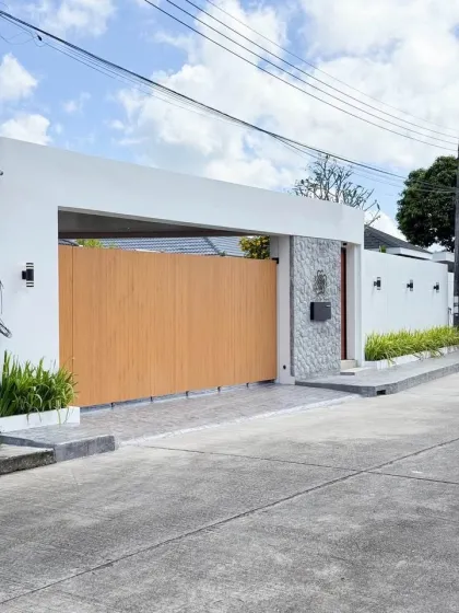 Villa con piscina de 3 dormitorios y gran terreno en Anusawari – Pa Klok, Thalang