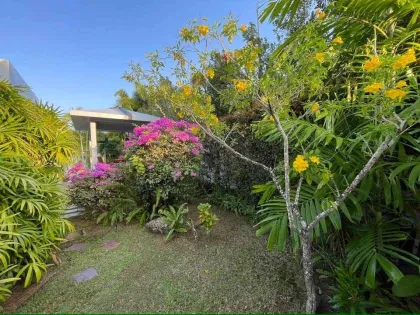 Beautiful Villa in Ban Bua Village with Pool & Garage near Nai Harn