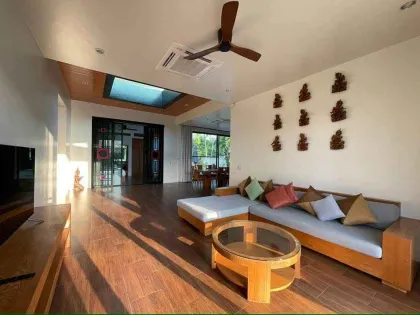 Beautiful Villa in Ban Bua Village with Pool & Garage near Nai Harn