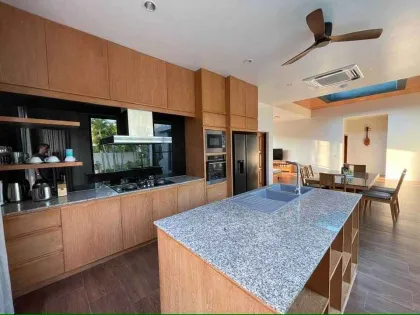 Beautiful Villa in Ban Bua Village with Pool & Garage near Nai Harn