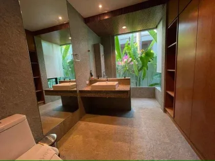 Beautiful Villa in Ban Bua Village with Pool & Garage near Nai Harn