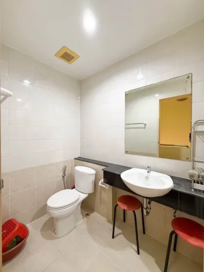 Reihenhaus mit 2 Schlafzimmern in Ban At Town 2, Phun Phon, Phuket