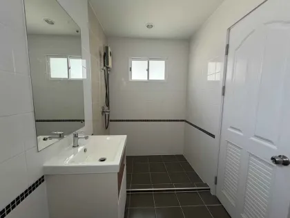Villa de 3 habitaciones y 3 baños en proyecto Patsorn Koh Kaew
