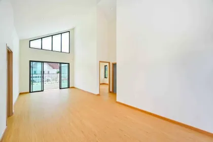 Villa de 3 Dormitorios con Jardín en Bang Jo, Thalang