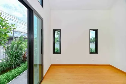 Villa de 3 Dormitorios con Jardín en Bang Jo, Thalang