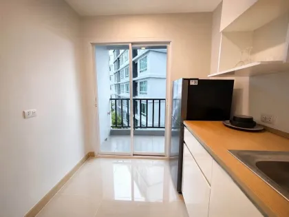 Neu renovierte 1-Zimmer-Wohnung mit Poolblick im The View Condo Suan Luang