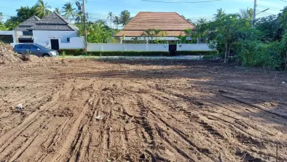 Terrain à vendre près de la plage de Rawai - 81 Wah (324 m²)