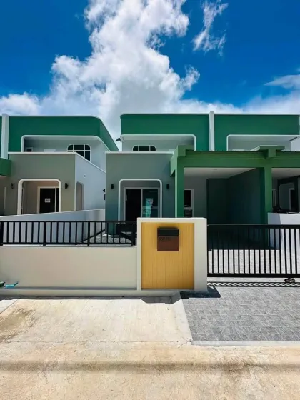 3-Bedroom Semi-Detached House with 2 Bathrooms in Rawai