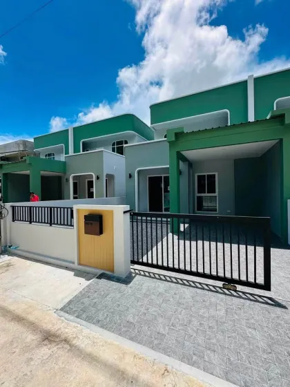3-Bedroom Semi-Detached House with 2 Bathrooms in Rawai