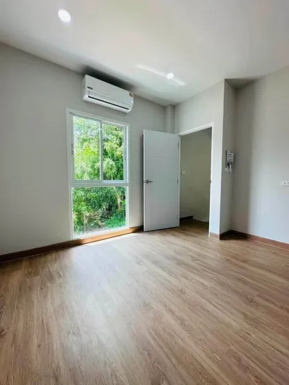 3-Bedroom Semi-Detached House with 2 Bathrooms in Rawai