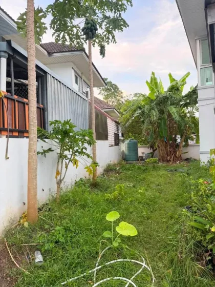 Maison individuelle 3 chambres 2 salles de bain à Thanapha Parkville, Bang Chi Liao