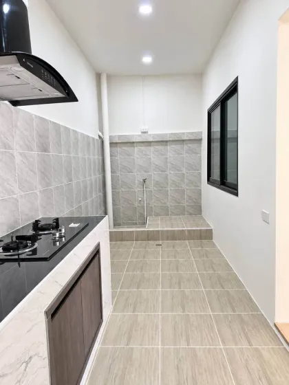 Villa de 2 habitaciones y 1 baño en Kathu cerca de la universidad