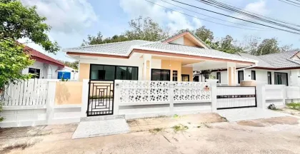 Renoviertes Einfamilienhaus mit 3 Schlafzimmern und 2 Bädern in Pa Klok